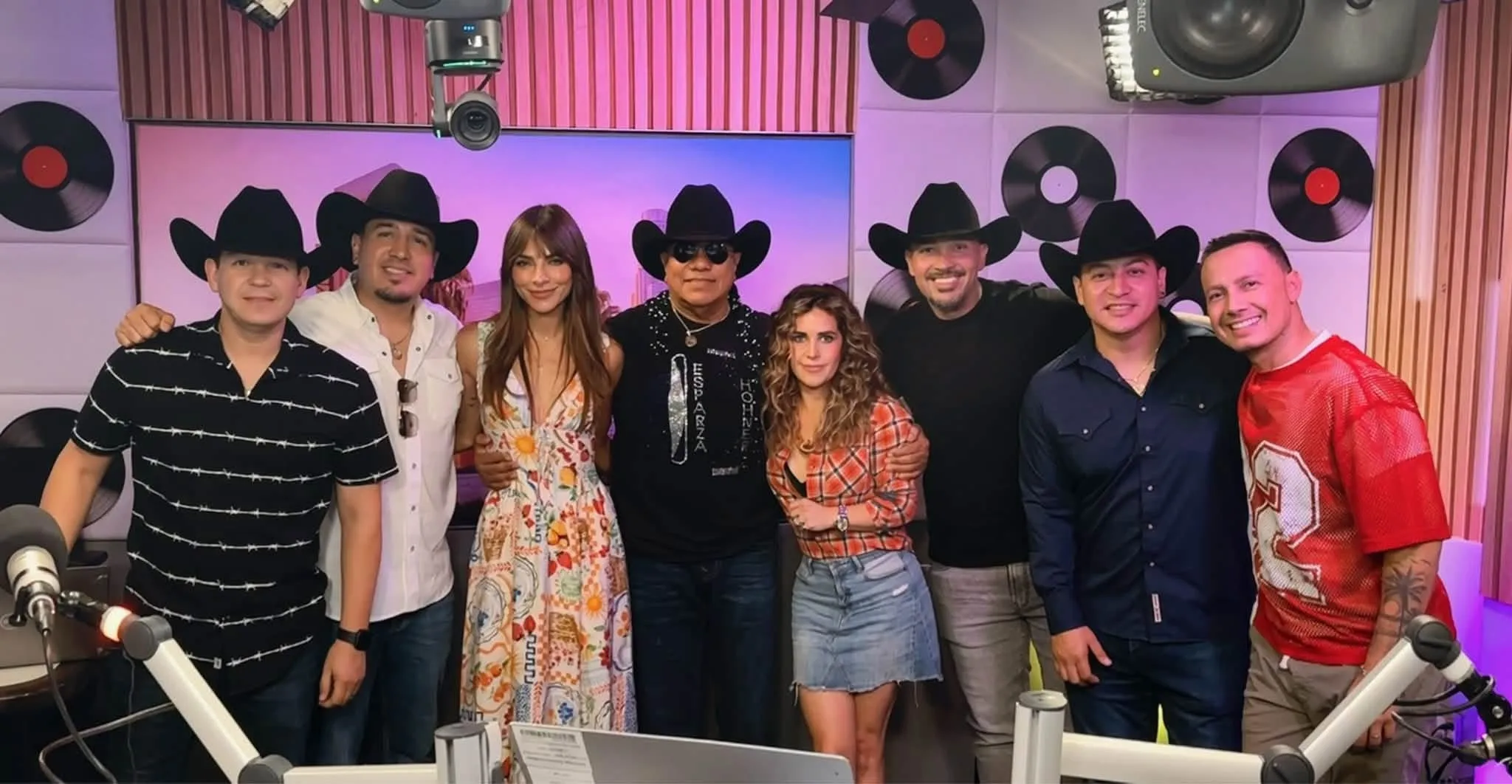 Erika Reyna con invitados en Talento en Escena (4)