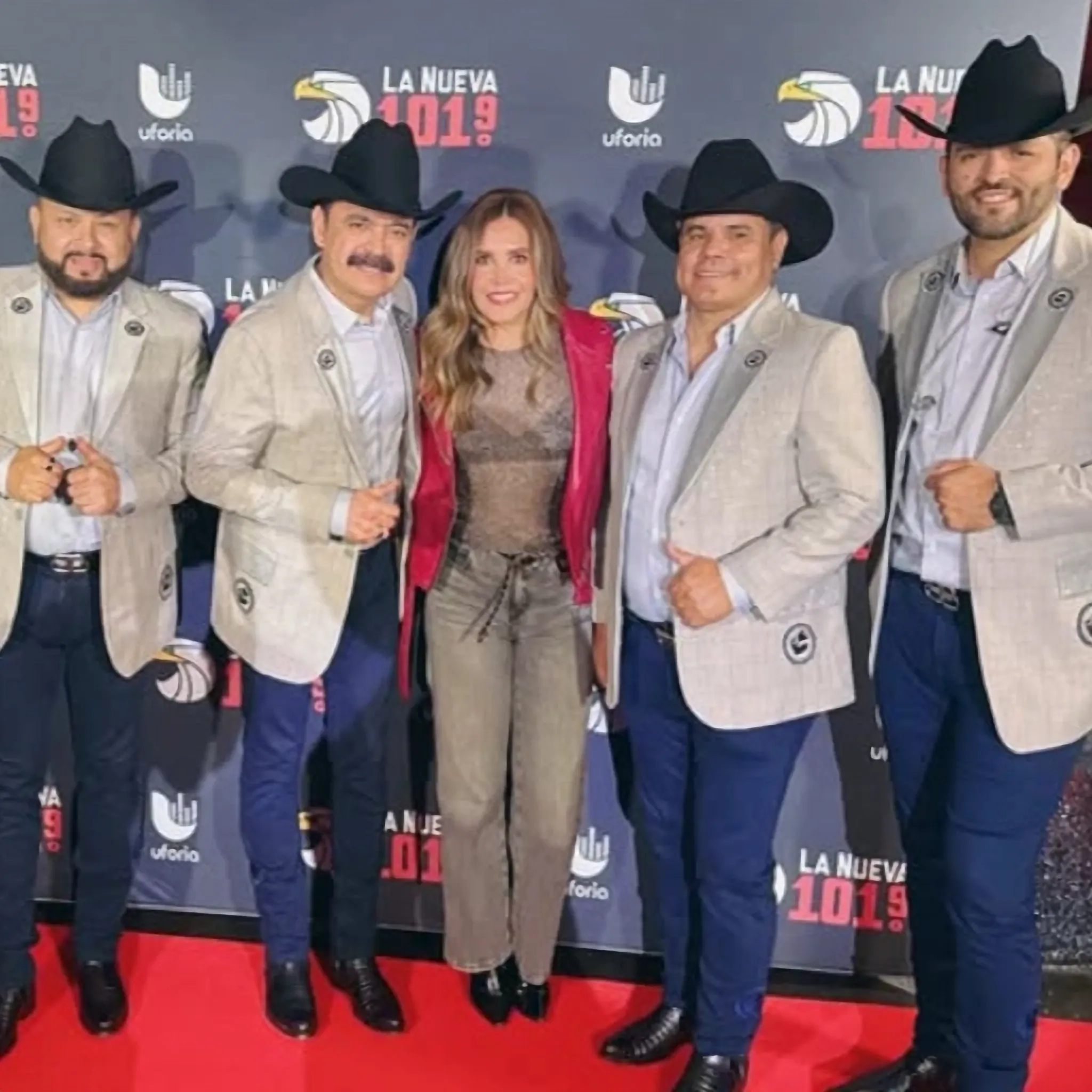Erika Reyna con invitados en Talento en Escena (22)
