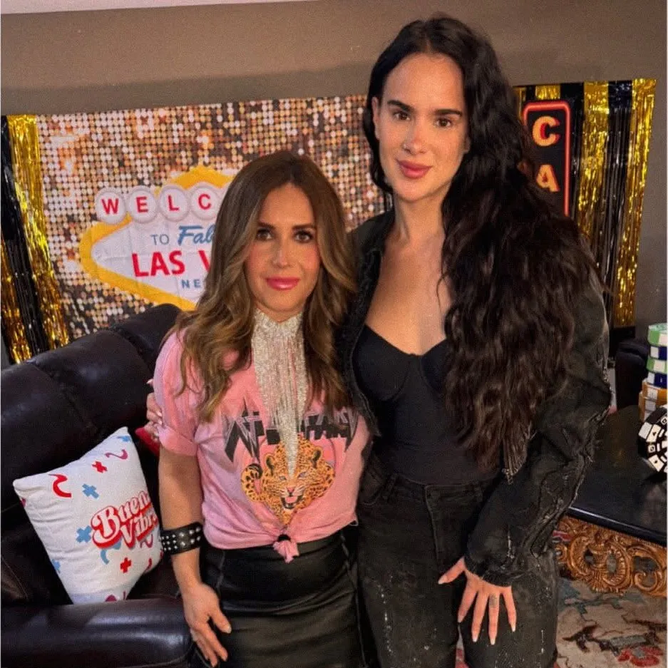 Erika Reyna con invitados en Talento en Escena (21)